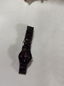 Elegant Black Wrist Watch