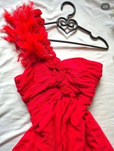 Red Feathered Gown🎀❤️🦋