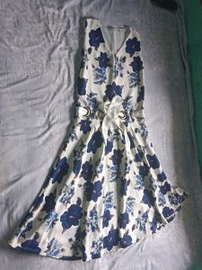 Floral Print Dress🤍💙✨