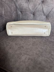 Authentic Guess crocodile pattern Handbag