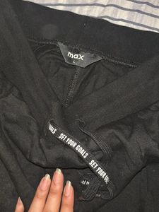 Max set of 2 Capri Joggers
