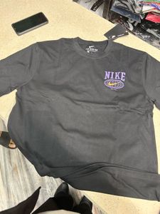 Nike Graphic Tee