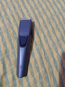 Philips Series 1000 Trimmer with neck pillow
