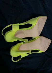 Zara Original Women&#39;s Neon Heels