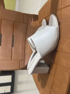Luna Blu (Westside) Branded Heel In Offwhite Color