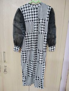 PUFFSLEEVE BODY-CON DRESS