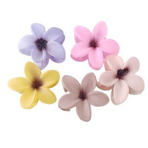 Trendy Multicolor Flower Design Hair Clutcher