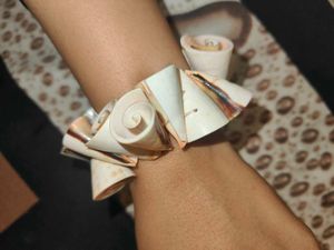 Never Worn Shell Bracelet