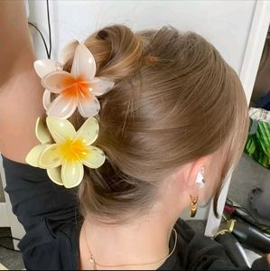 Flower Hair Claw Clips - 3 Pack