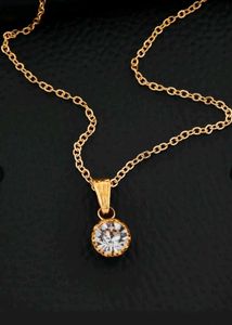 Elegant Gold Pendant Necklace