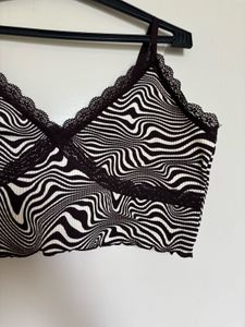 H&amp;M RIBBED DETAIL TOP