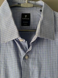 Men&#39;s Blue Checkered Shirt from van heusen