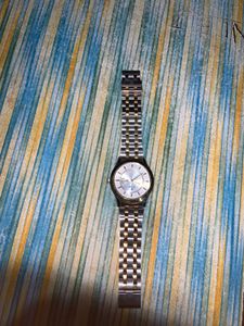 Titan Gold Coloured Men&#39;s chai Watch