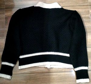 Chic Black &amp; White Cardigan