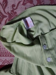 Cute Green Button-Up Crop Top