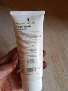 COSIQ Vitamin B3-5% Face Wash