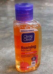 Clean & Clear Foaming Face Wash