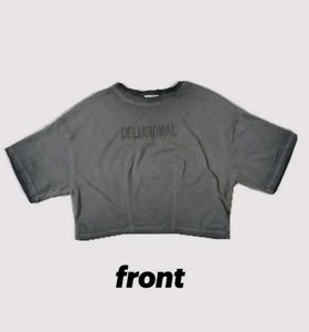 Vintage grey cropped-tee wit Rhinestone text