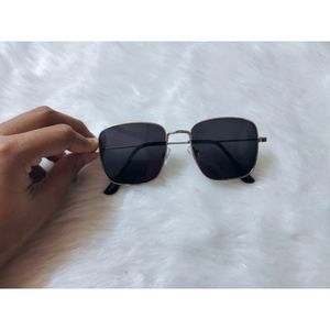 Unisex Black stylish sunglasses Like new condition