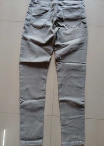 GREY STRETCHABLE WOMENS JEANS