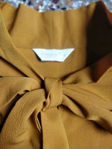Mustard Tie-Neck Sleeveless Top 🔥