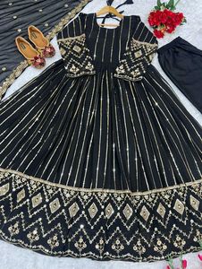 New Stayle Beautiful Pakistani Gown Dress Inpoted