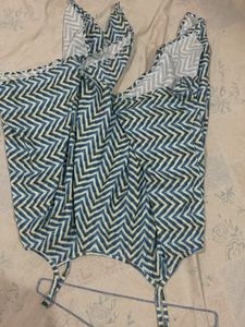 Stylish Strap Top With Butterfly Wave