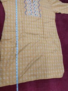 Elegant Yellow Embroidered Kurta (L)