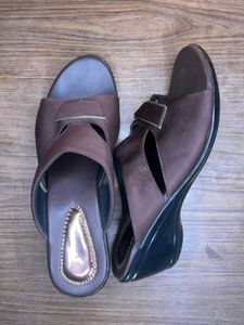 Elegant Brown Casual Heel Sandals