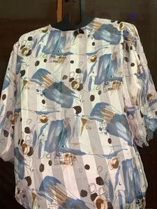 Korean Women&#39;s Top White