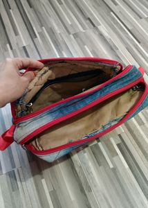Sling Beg Used Jeens Cloth.