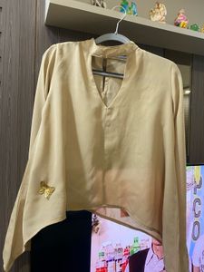 Fashionable top for women