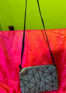 CUTE SLING BAG