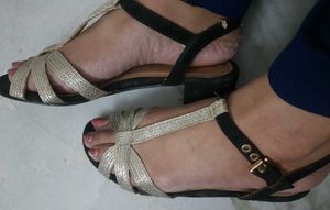 Carlton London Black Gold Sandals 5