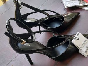 Zara Heel