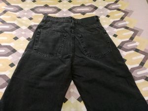 H&amp;M Wide Leg Jeans..with TAG Attached..never Used