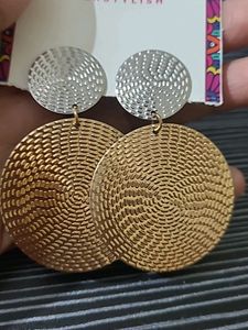 Light Weight Earing With Gold &amp; Silver Tone