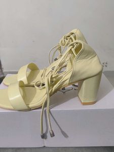 Sizes and colours are also available