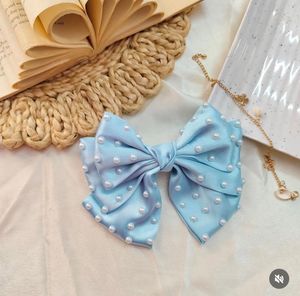 Pearl Tripple Layer Bow Clip