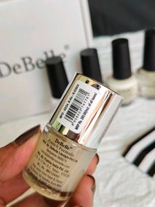 DeBelle Nail Care Set