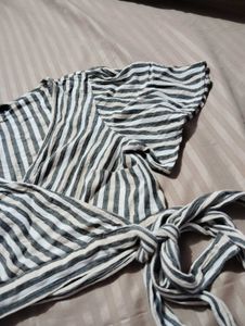 Forever 21 Striped Wrap Crop Top