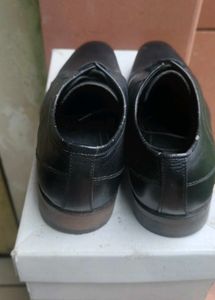 Size 7 Classic Leather Shoes
