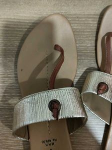 Footin Flip-Flops - Size 6