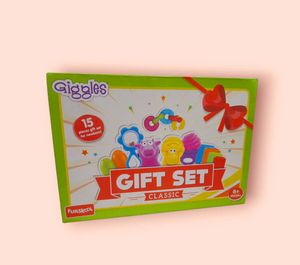 Giggles Gift Set Classic