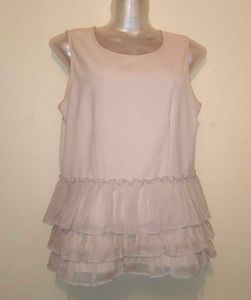 Size M Ruffled Sleeveless Top