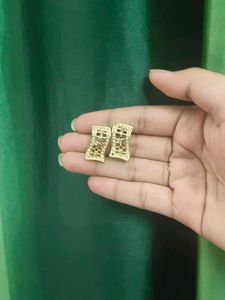 Golden Colour Earring And Pendan Colourfull Stones