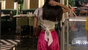 Pretty White Top (fixed Price )