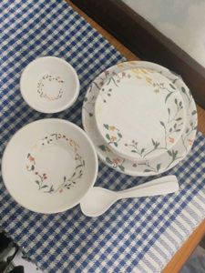 Home Finery 28-Piece melamine Dinner Set