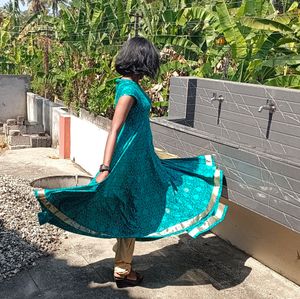 🦚Peacock Blue Wrap Gown With Golden Border