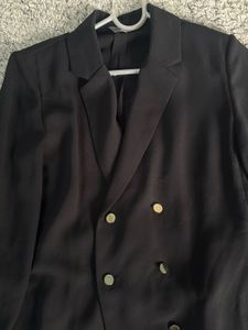 Classy Lightweight Blazer